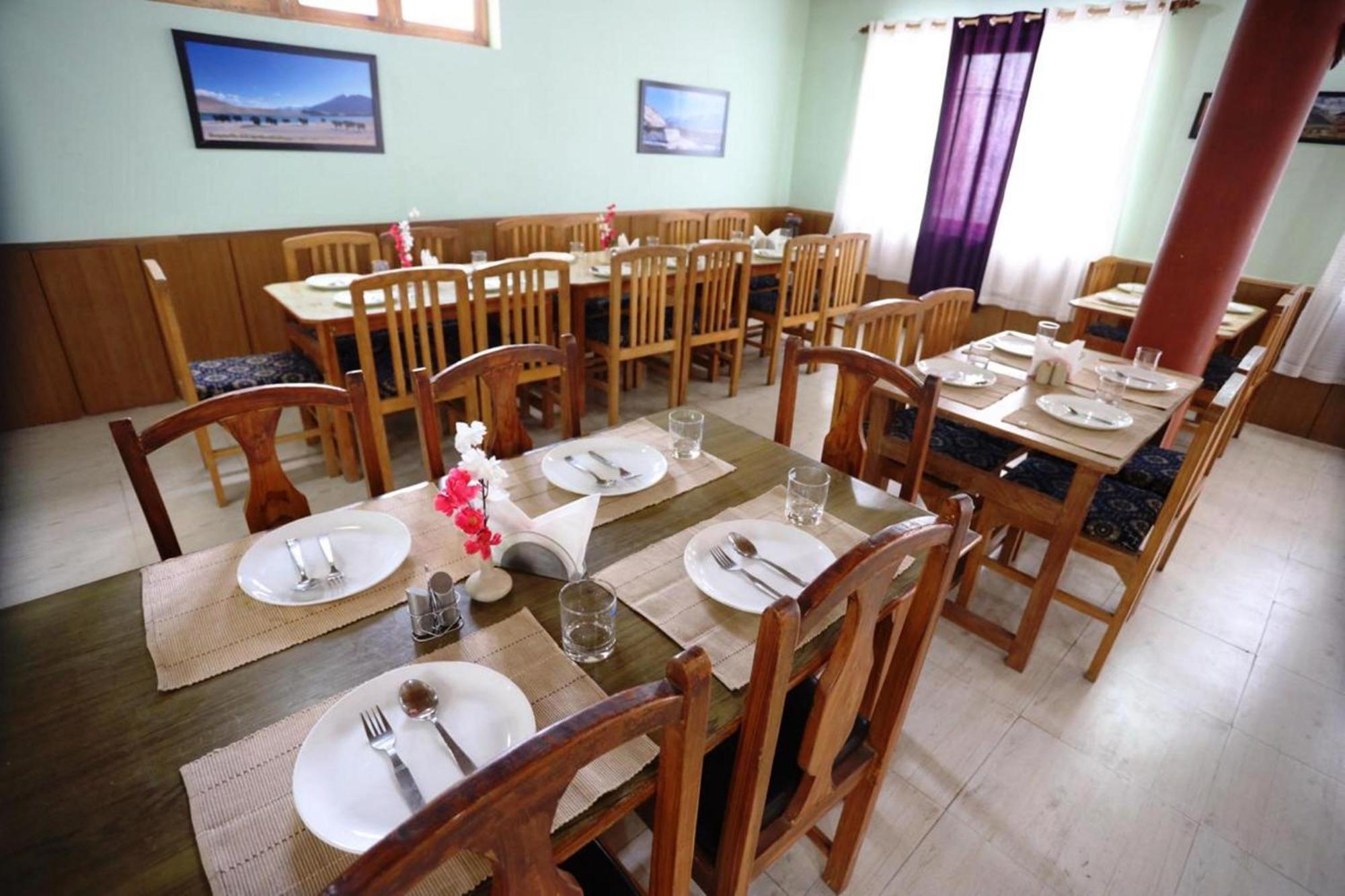 Tih Hotel Jorchung Leh Extérieur photo